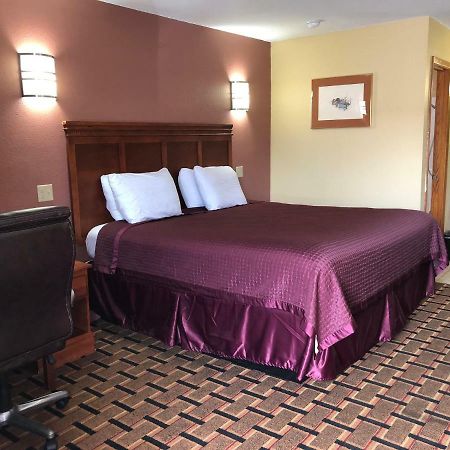 Americas Best Value Inn-Indianola Экстерьер фото