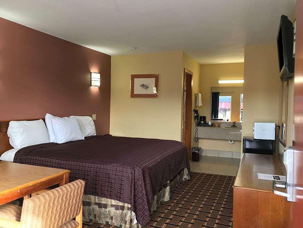 Americas Best Value Inn-Indianola Номер фото