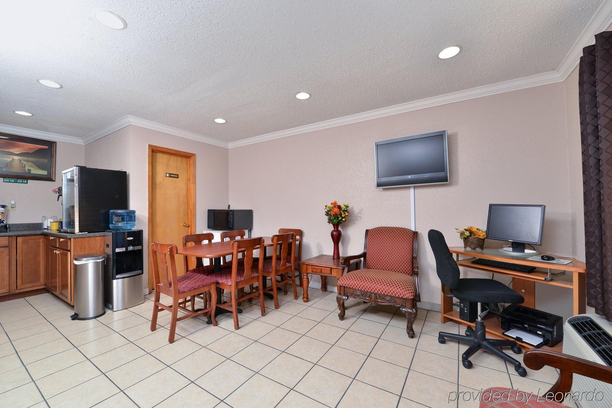 Americas Best Value Inn-Indianola Экстерьер фото