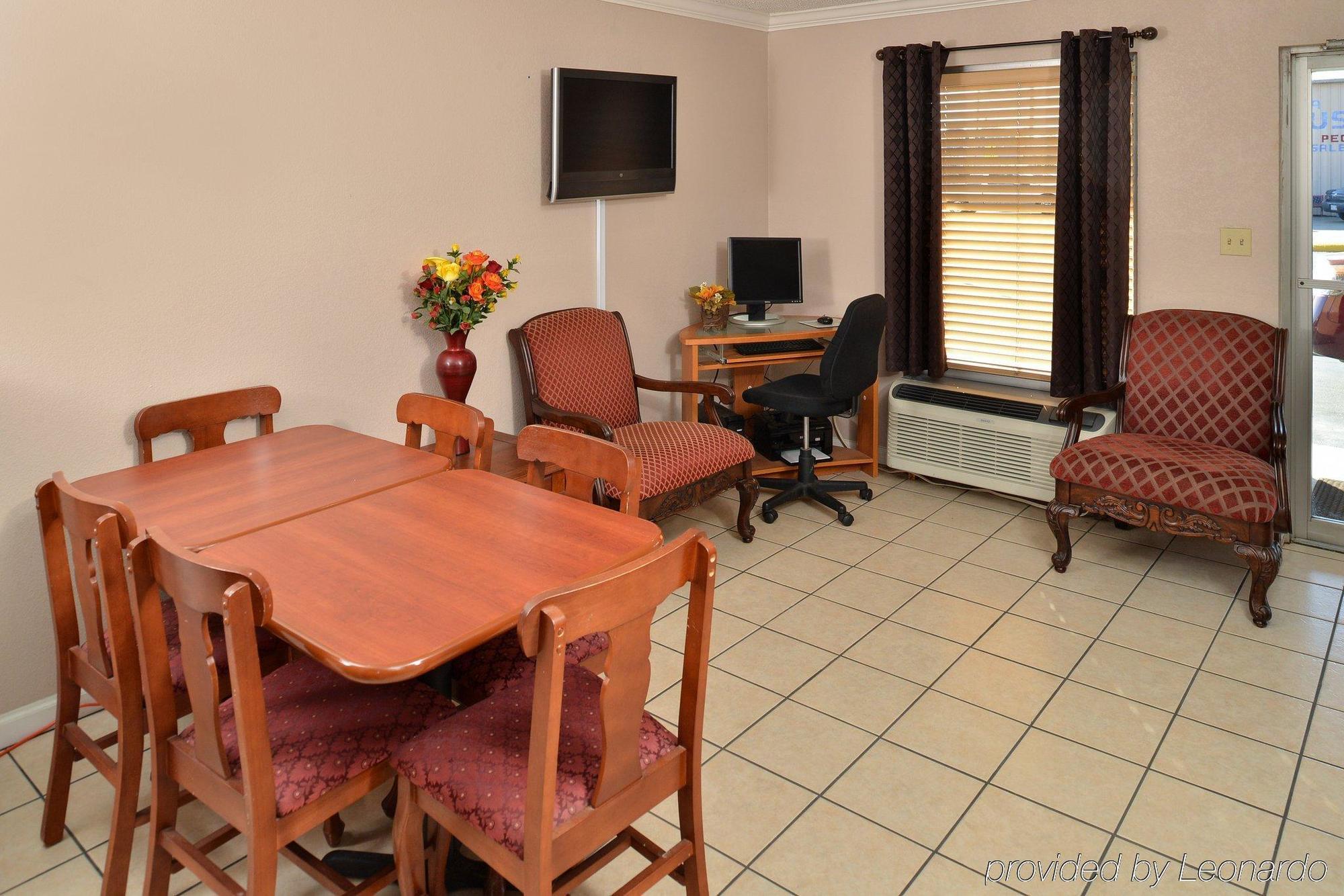 Americas Best Value Inn-Indianola Экстерьер фото