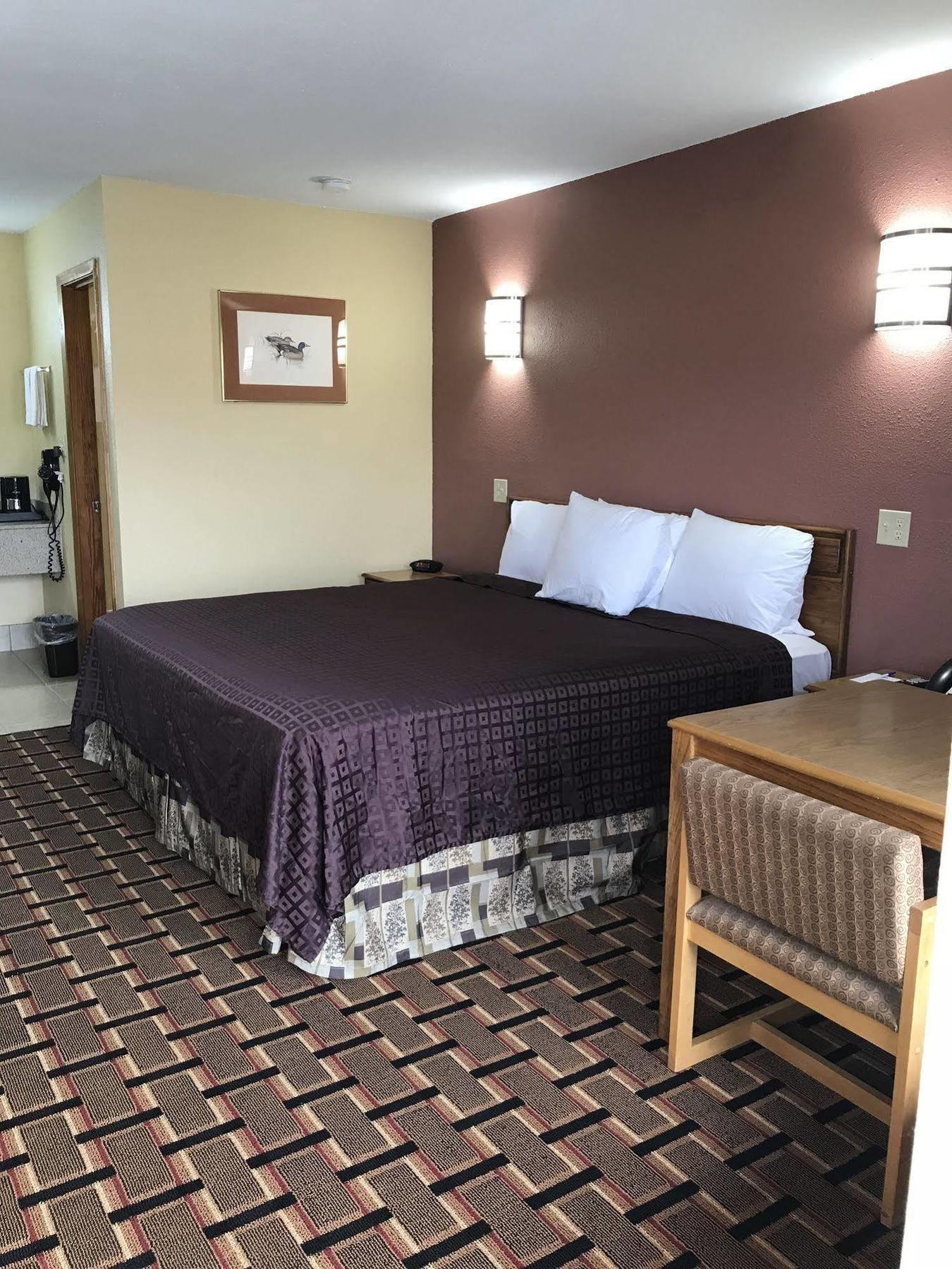 Americas Best Value Inn-Indianola Экстерьер фото