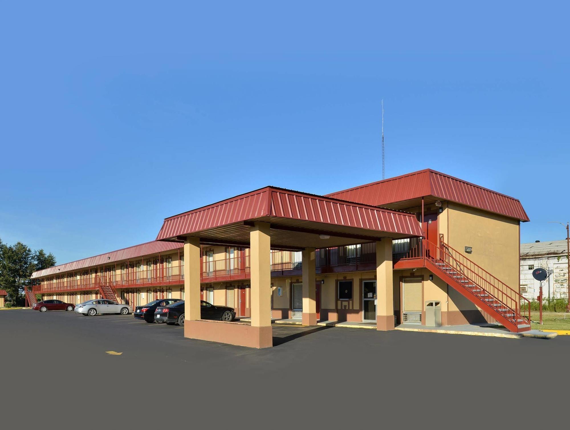 Americas Best Value Inn-Indianola Экстерьер фото
