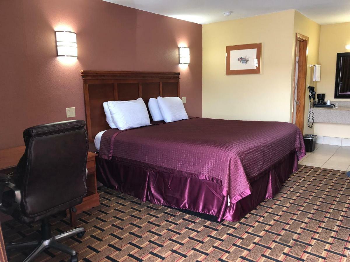 Americas Best Value Inn-Indianola Экстерьер фото