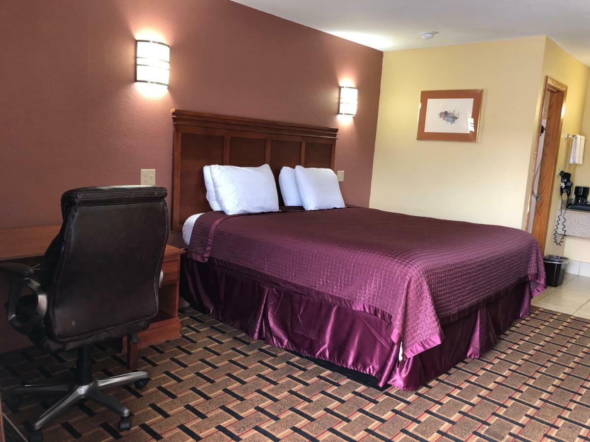 Americas Best Value Inn-Indianola Экстерьер фото