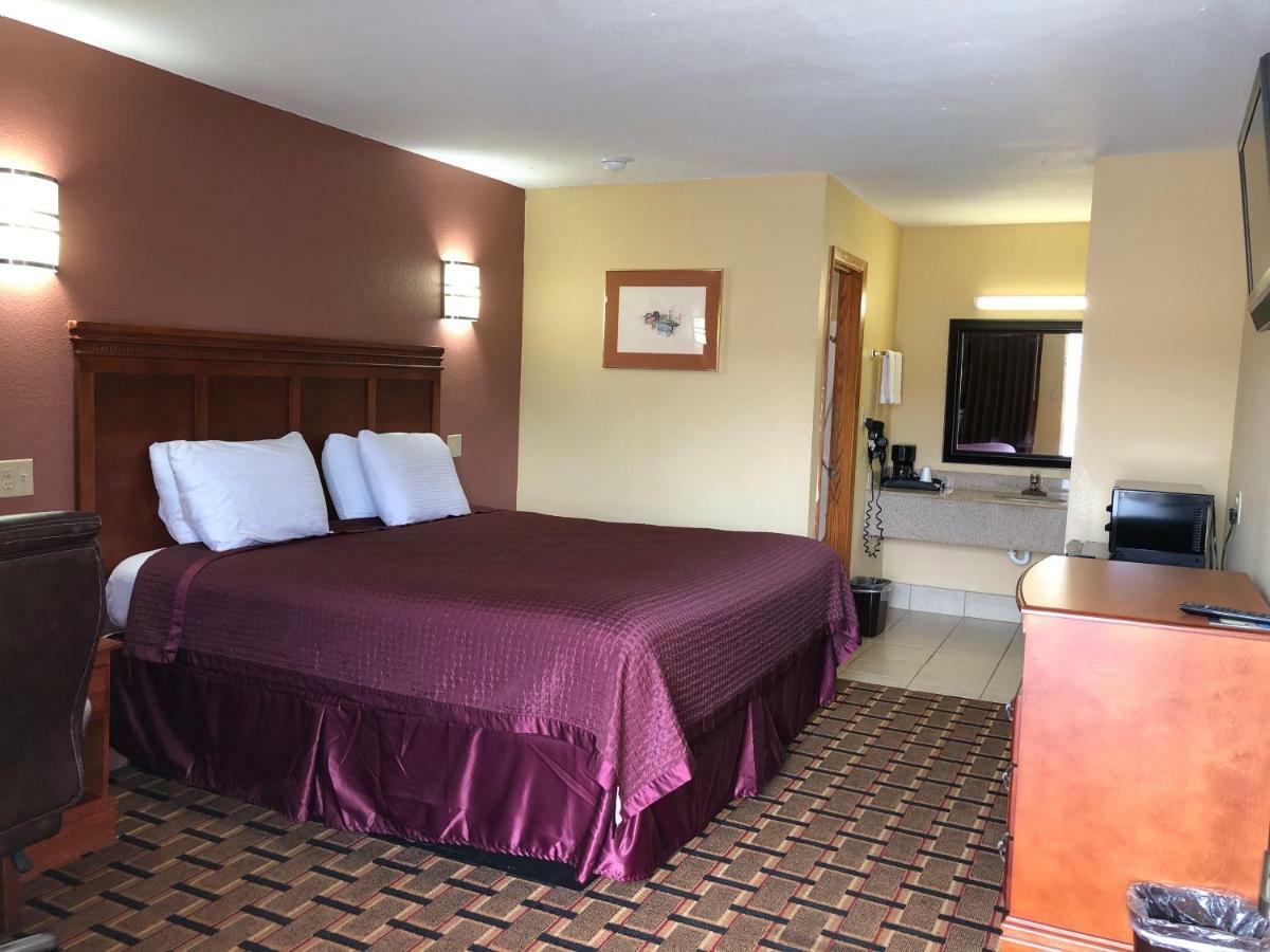 Americas Best Value Inn-Indianola Экстерьер фото